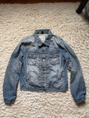 J. Crew Women’s Distressed Light Blue Denim Jean Jacket. Sz Med. SPRINGTIME
